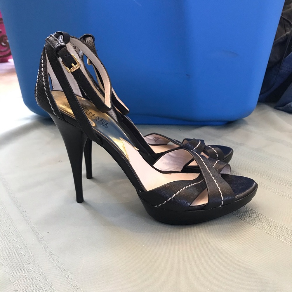 Micheal Kors black/white stiitch ankle strap heel